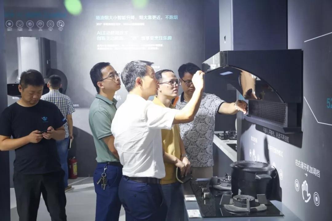 “ky.com”《金融帝国2》上线Steam平台 宣布于8月2日发售(图1)