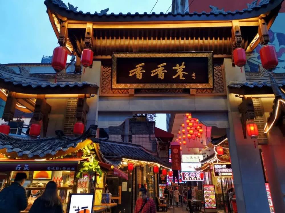 纳瓦斯又献极限神扑！库尔图瓦好像越来越凉了…_kycom(图2)