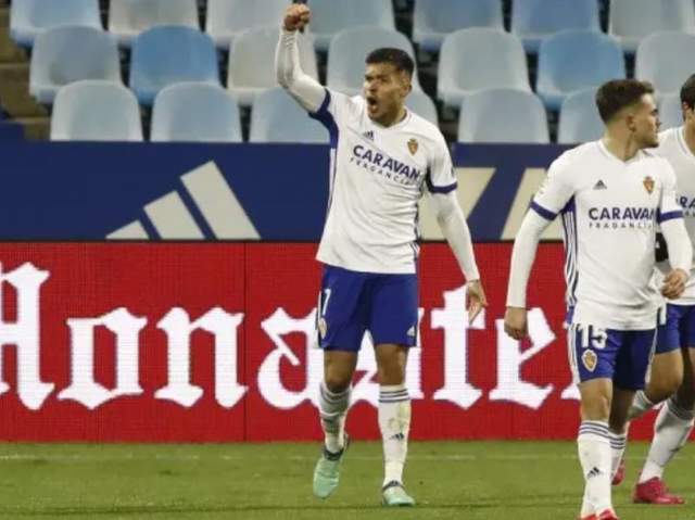 
中国足球的自满：西乙官方最佳球员评选 武磊10倍票数领跑！：kycom(图2)