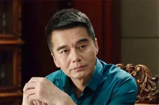 秋冬流行什么外套 秋冬外套应该怎么穿‘kycom’(图1)