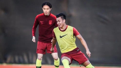 T恤和连衣裙选哪个 展示美丽的身材“kycom”(图2)