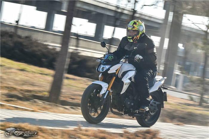 ky.com|
月签即送十连抽 抽卡保底更超值 实况足球2021对非酋说不(图1)